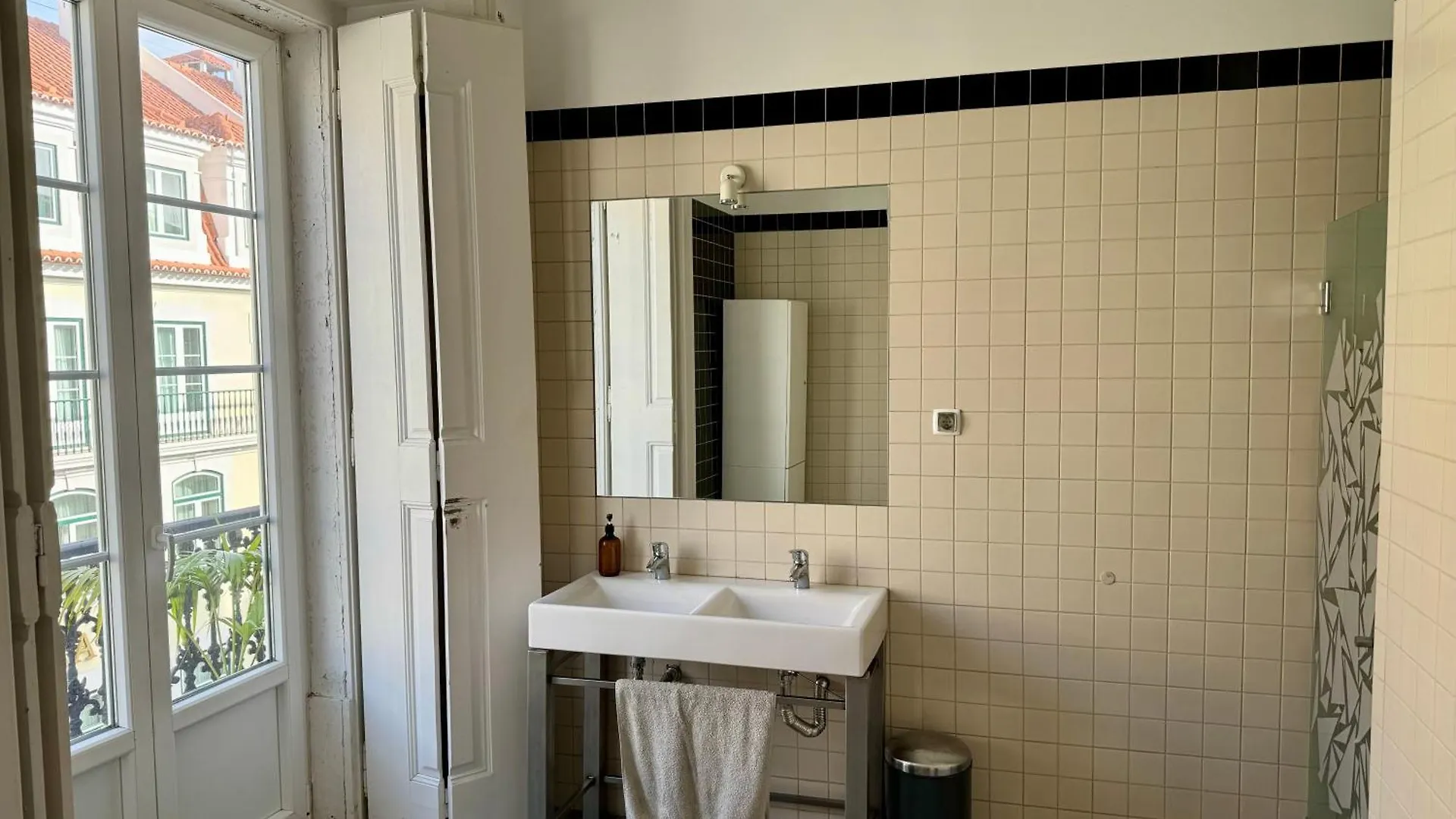 Lisbon Lounge Hostel